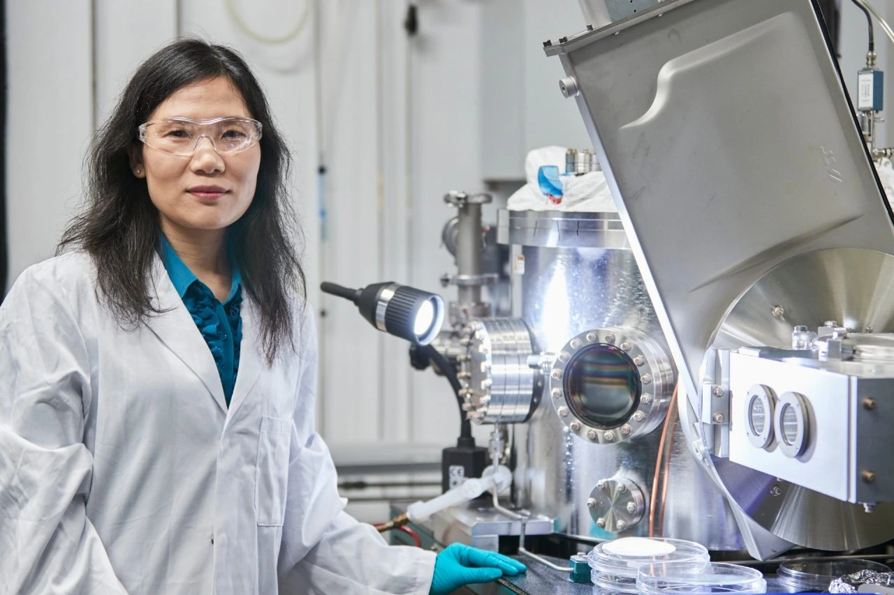 Photovoltaic research and thin-film development laboratory